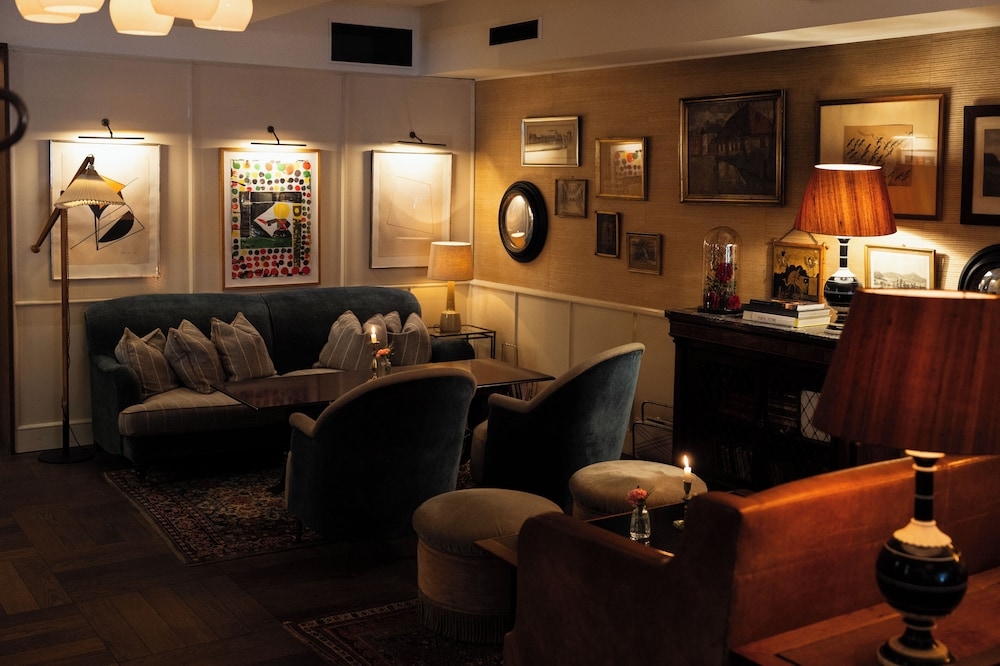 로비 좌석 공간