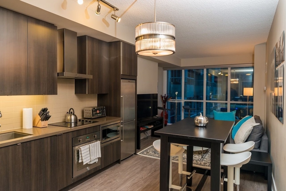 객실 내 식사 공간