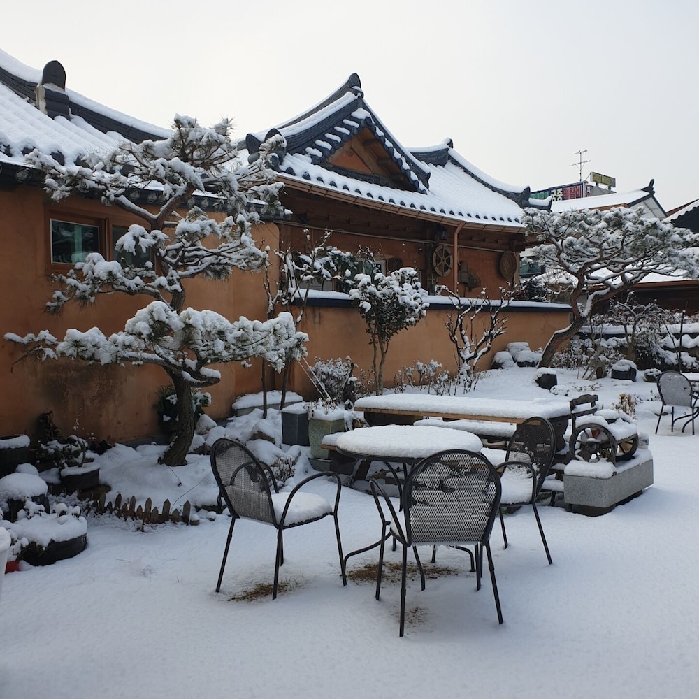 숙박 시설 정면