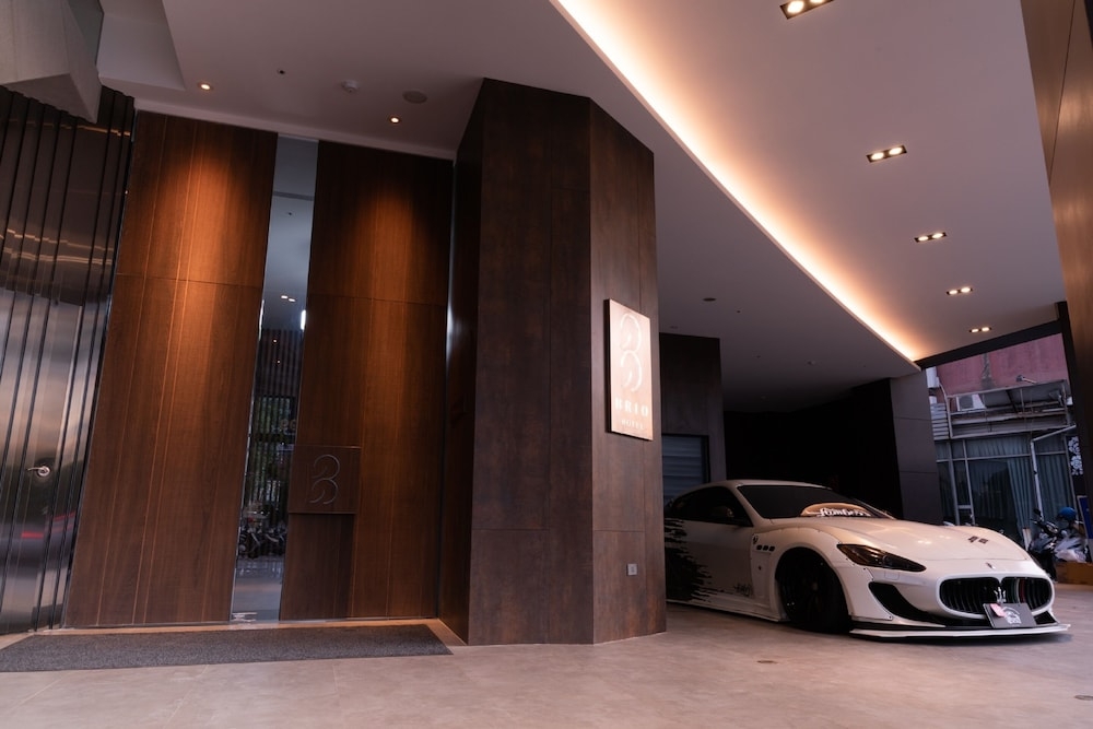 숙박 시설 입구