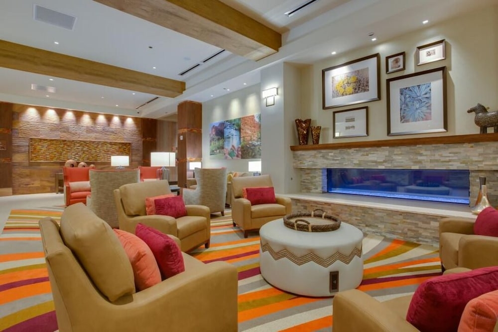 로비 좌석 공간