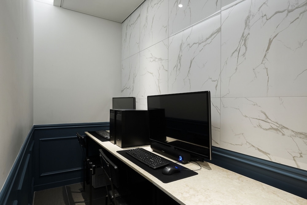 객실 내 비즈니스 센터