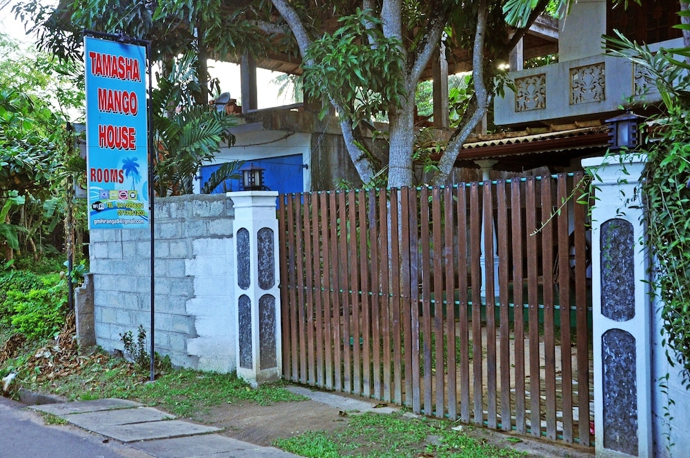 숙박 시설 입구