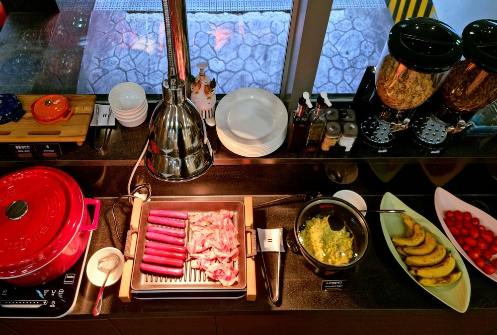 뷔페 아침 식사