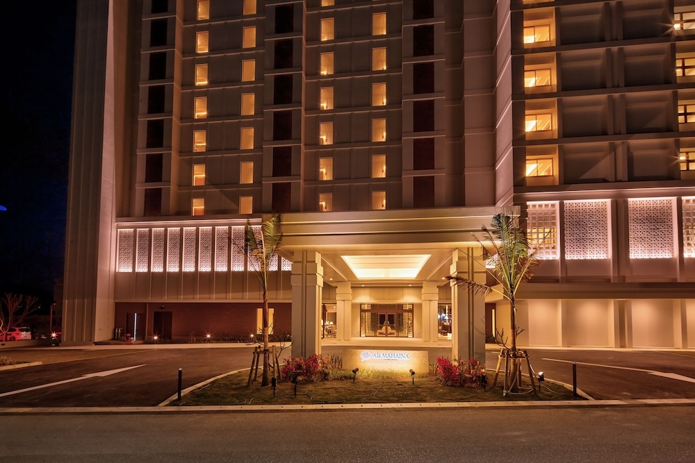 숙박 시설 정면 - 저녁/밤