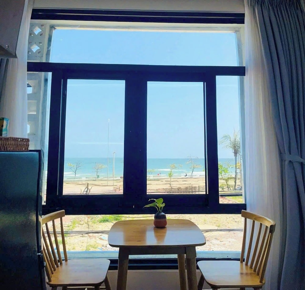 객실 내 식사 공간