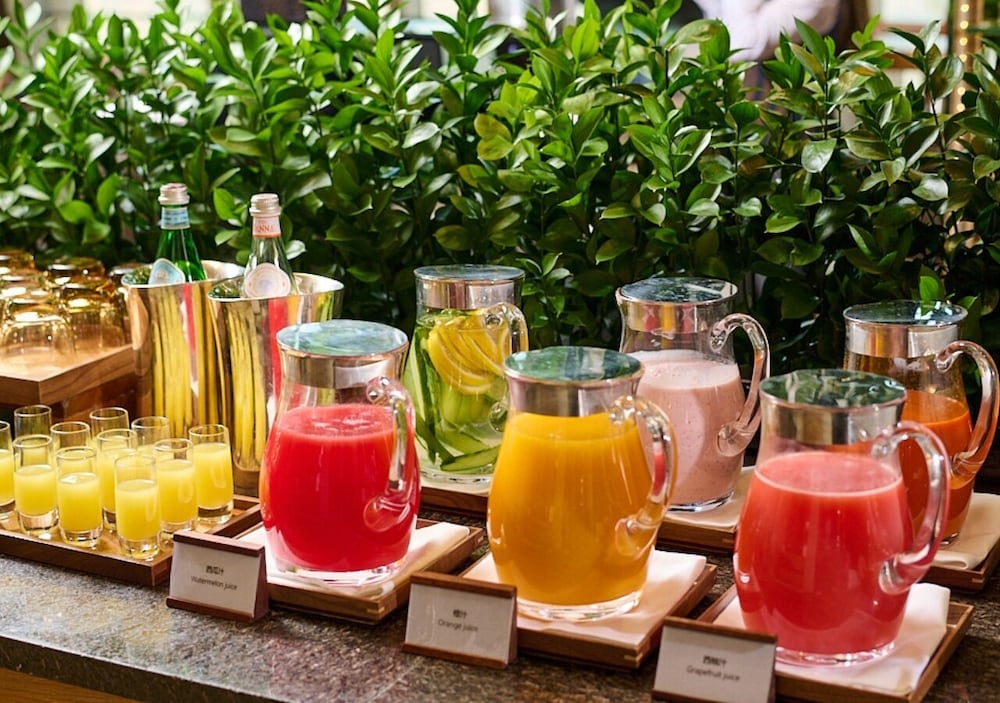 뷔페 아침 식사