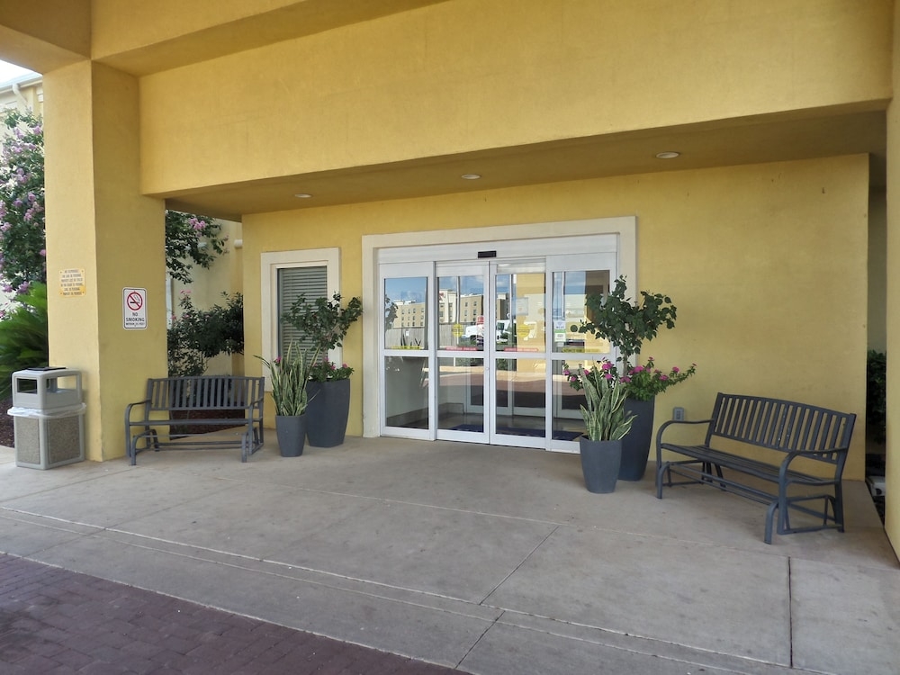 숙박 시설 입구