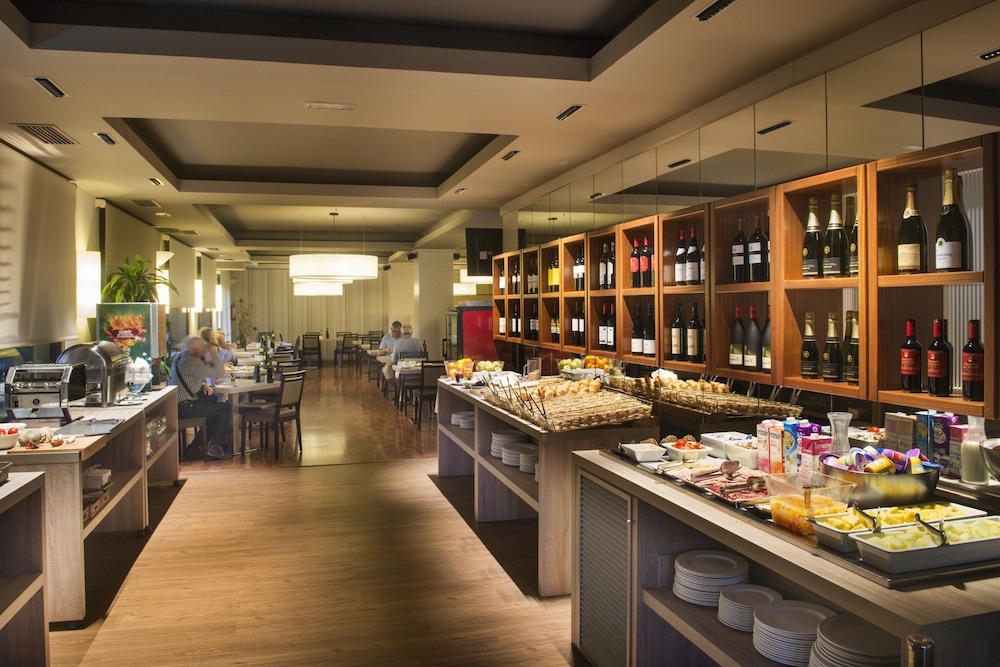 뷔페 아침 식사