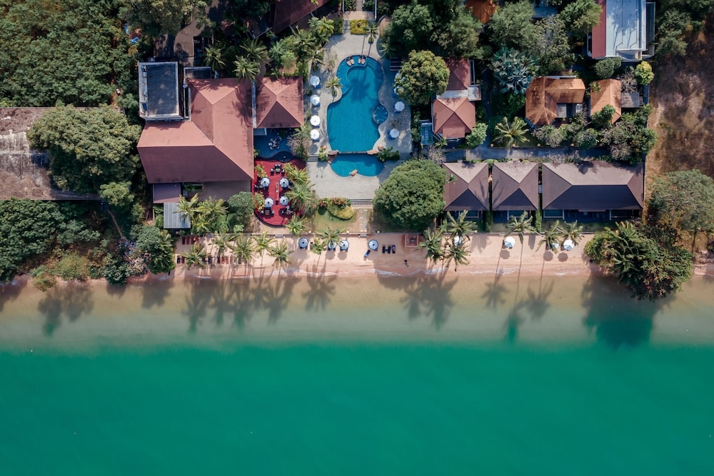 숙박 시설 정면