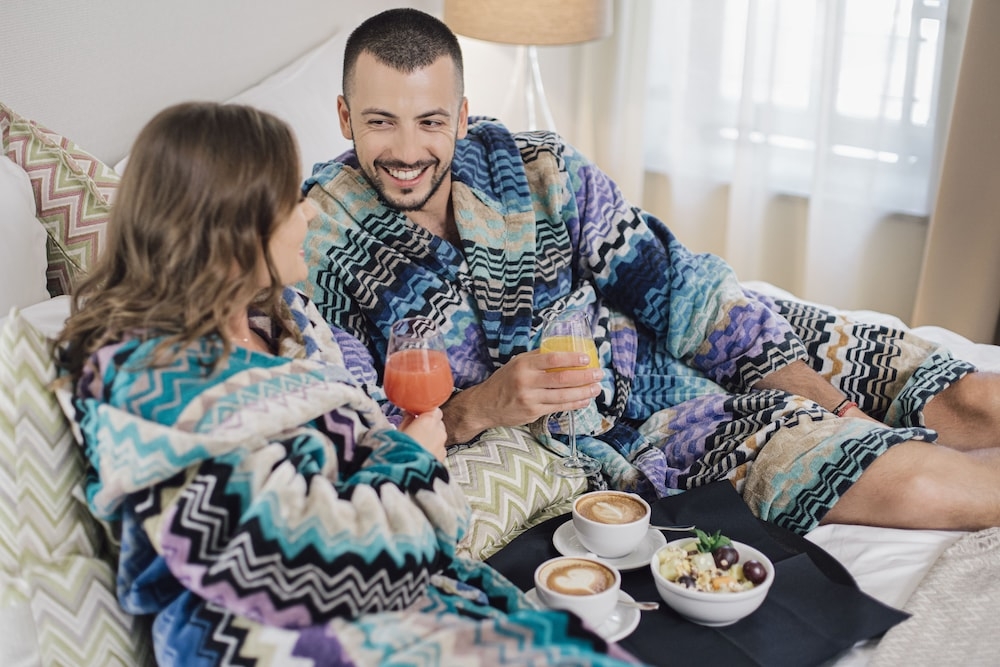 객실 내 식사 공간