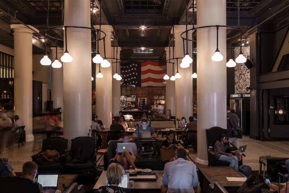 로비 좌석 공간