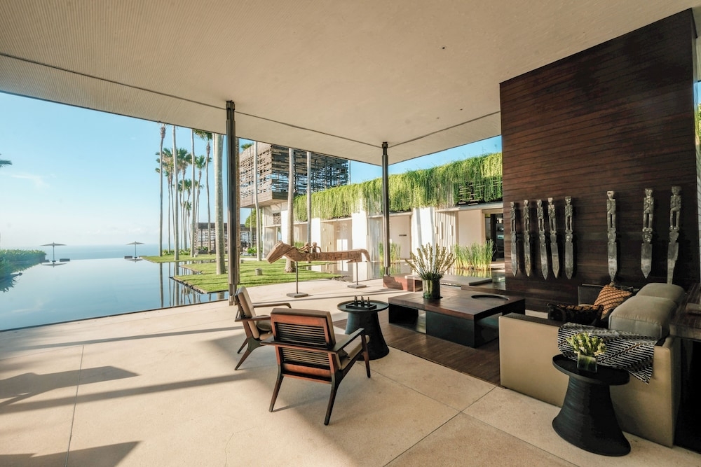 로비 좌석 공간