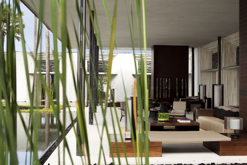 로비 좌석 공간