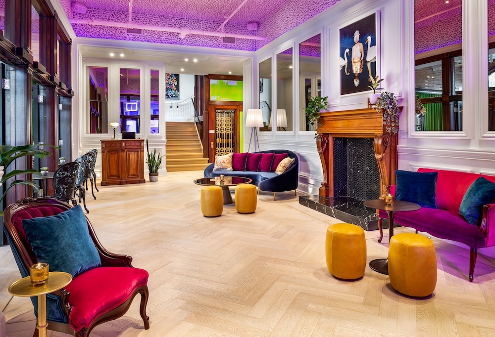 로비 좌석 공간