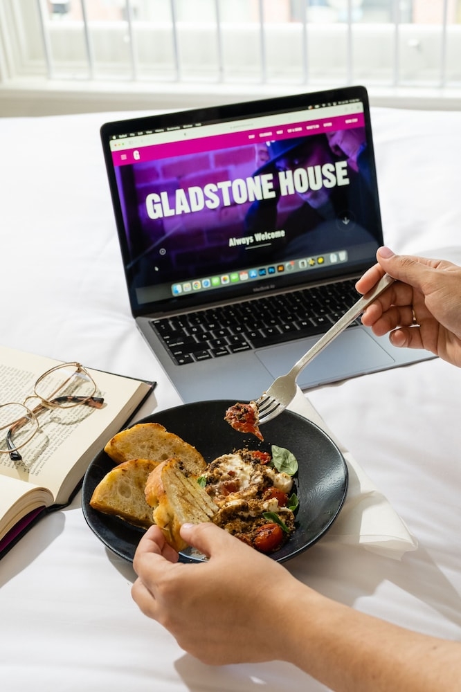 객실 내 식사 공간