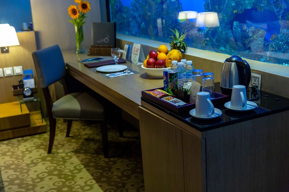 객실 내 식사 공간