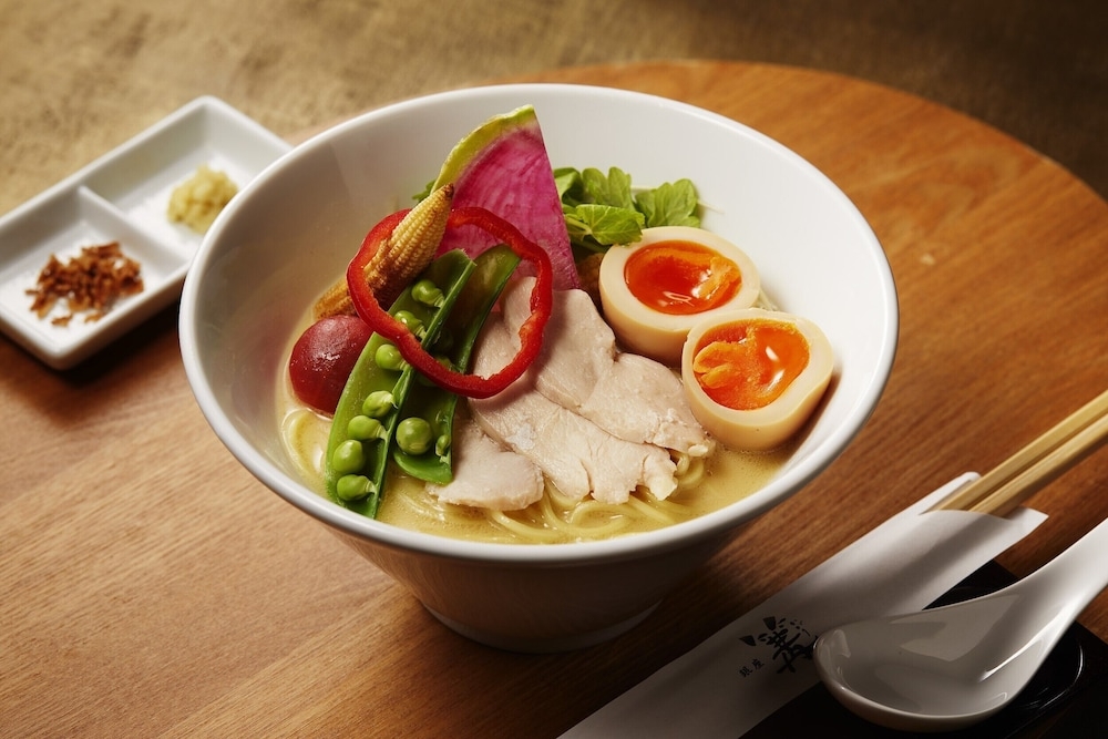 객실 내 식사 공간