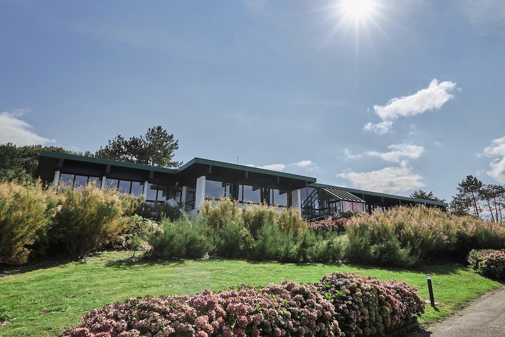 숙박 시설 정면