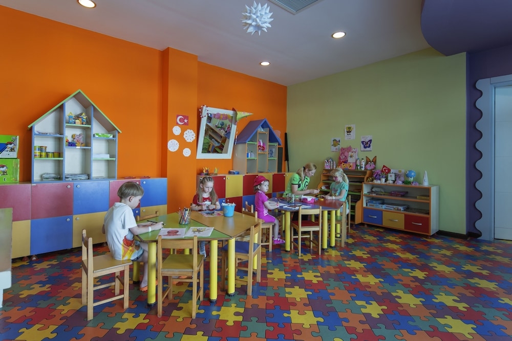 어린이 놀이 공간 - 실내