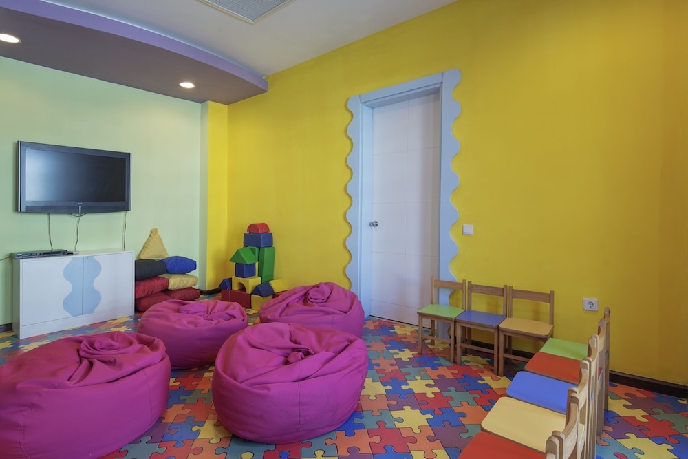 어린이 놀이 공간 - 실내