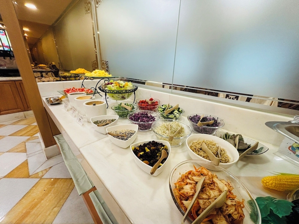 뷔페 아침 식사