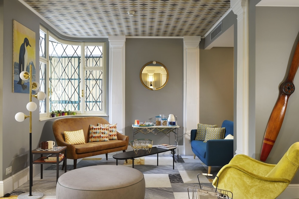 로비 좌석 공간