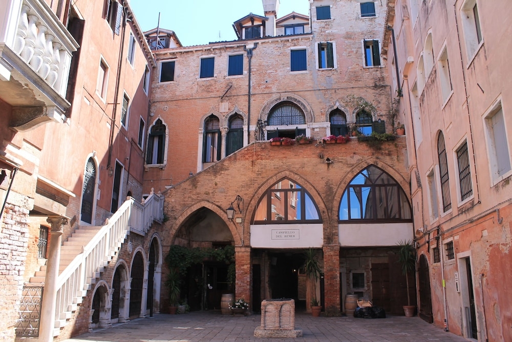 숙박 시설 정면