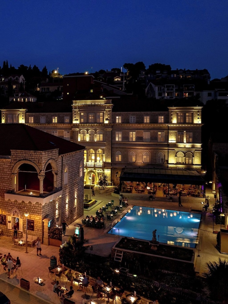 숙박 시설 정면