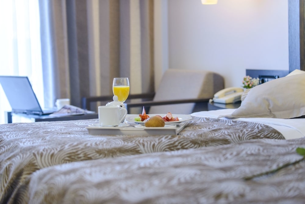 룸서비스 - 식사