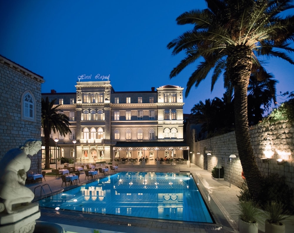 숙박 시설 정면