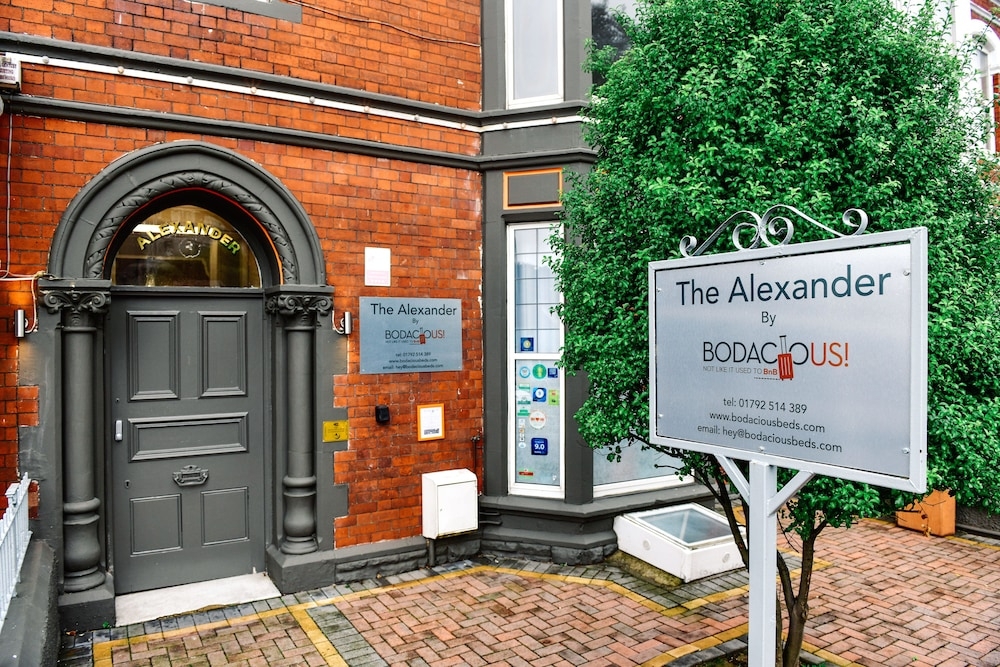 숙박 시설 입구