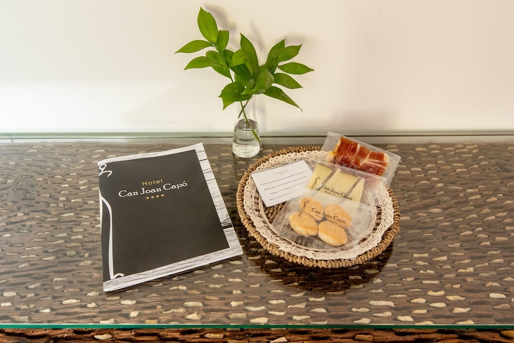 객실 내 식사 공간