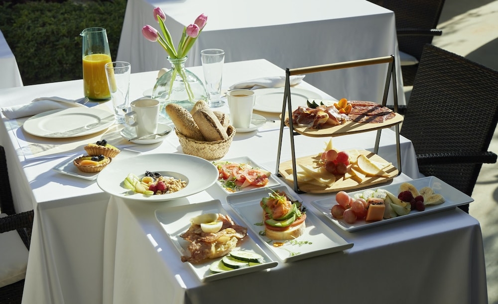 뷔페 아침 식사