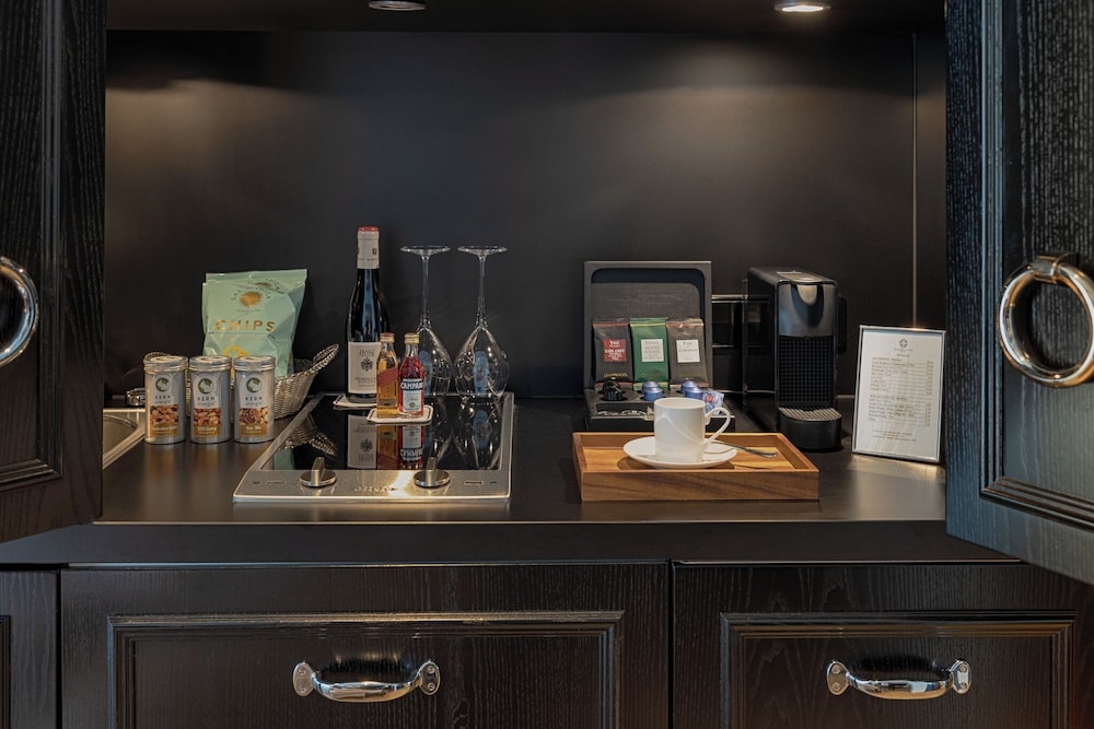 객실 내 식사 공간