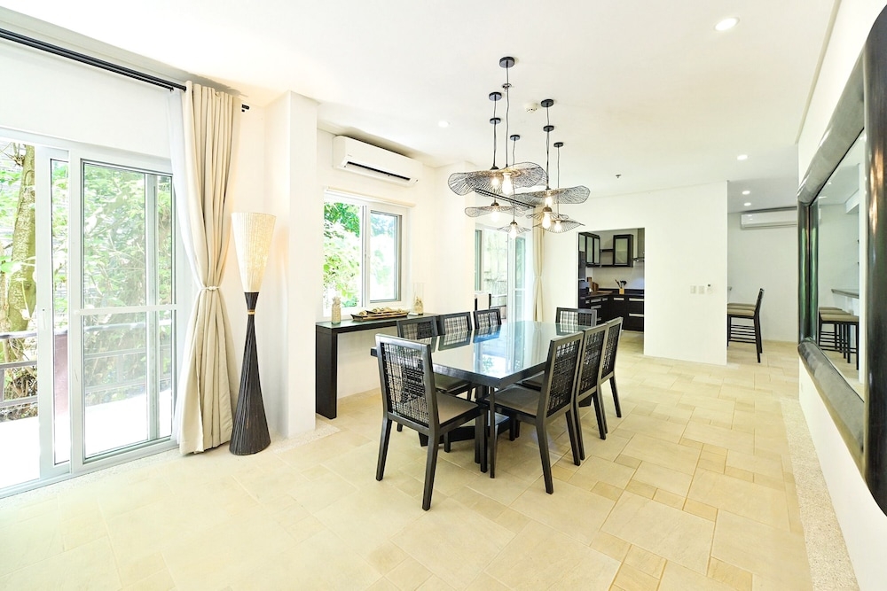 객실 내 식사 공간