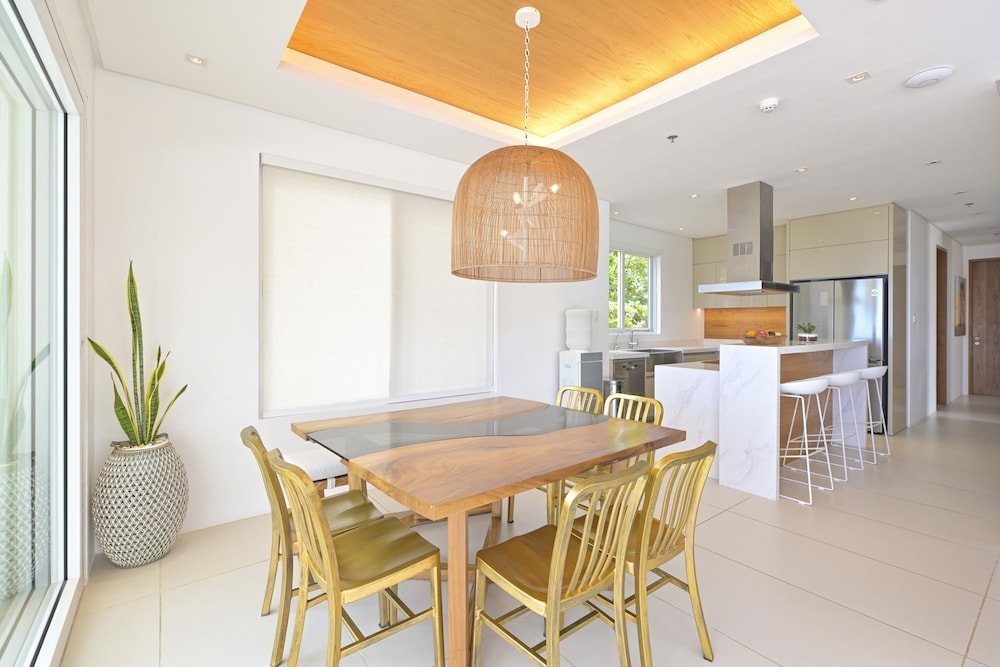 객실 내 식사 공간