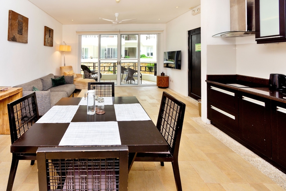 객실 내 식사 공간