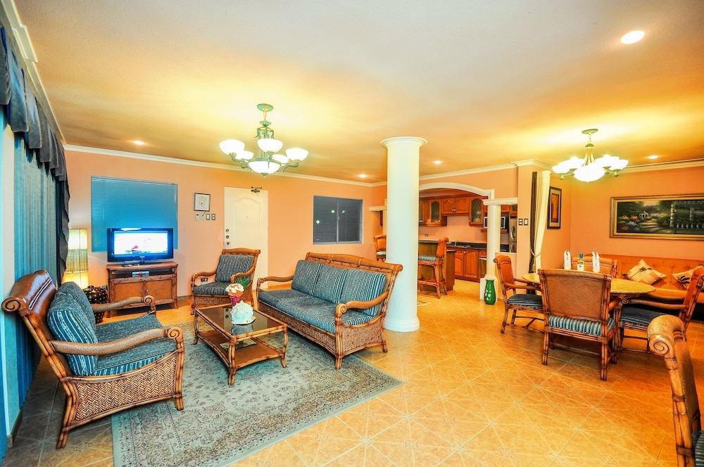 객실 내 식사 공간