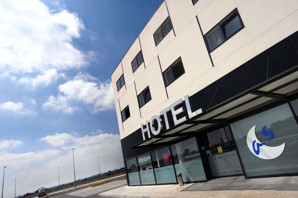 숙박 시설 입구