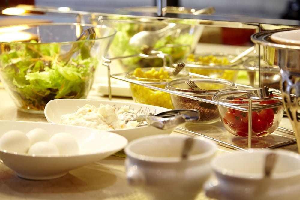 뷔페 아침 식사