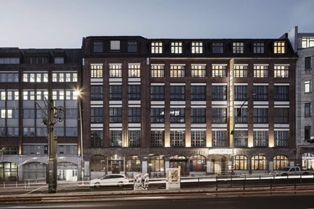 숙박 시설 정면