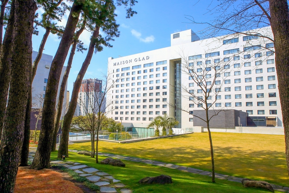 숙박 시설 정면