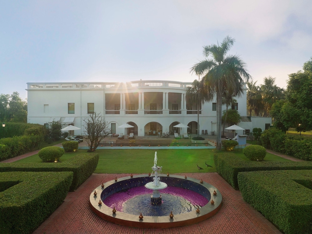 숙박 시설 정면