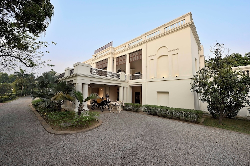 숙박 시설 정면