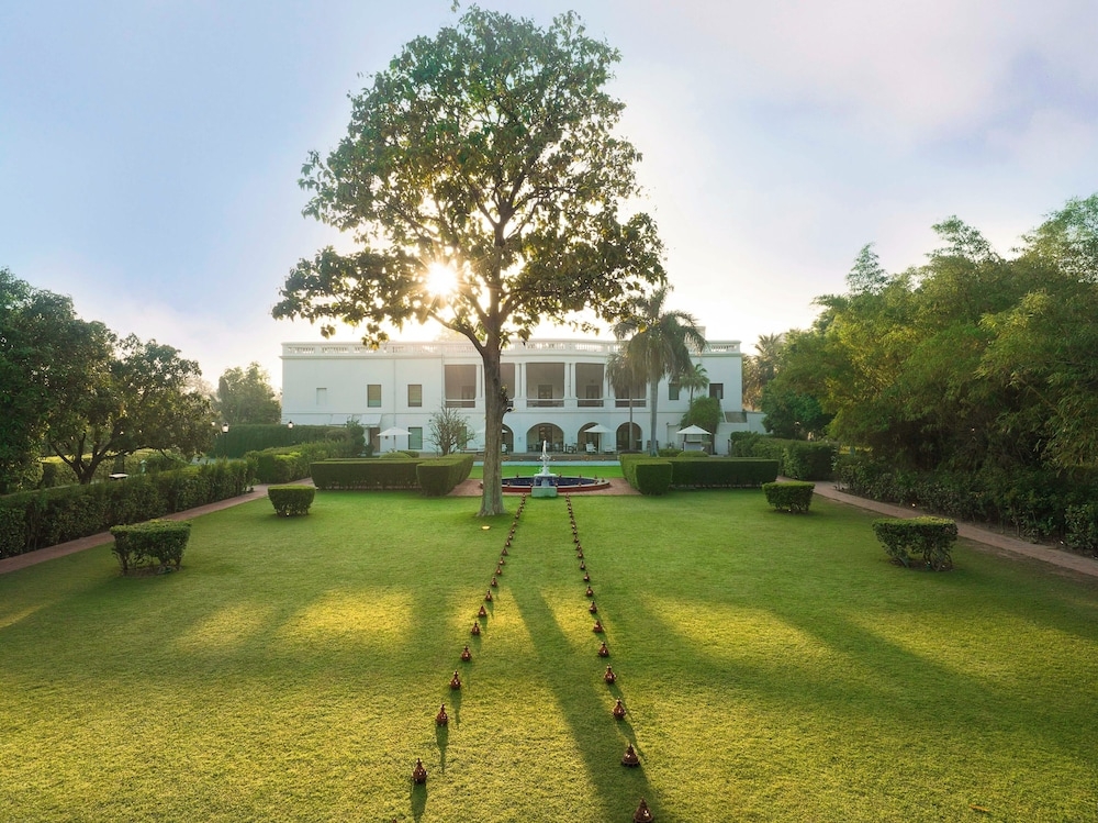 숙박 시설 정면