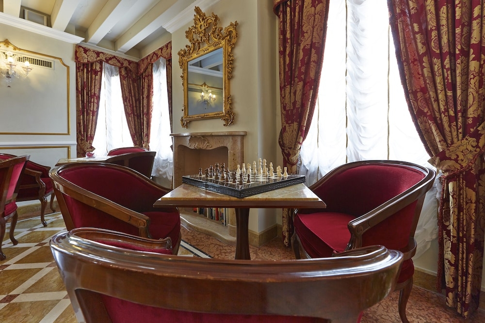 로비 좌석 공간