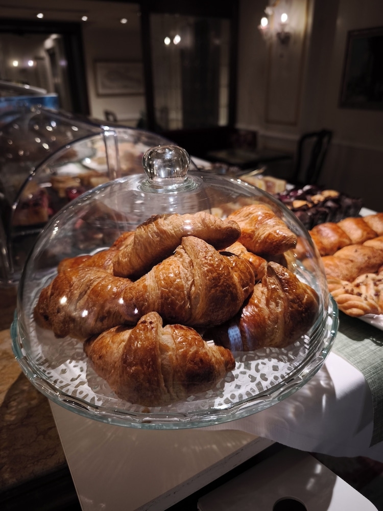 뷔페 아침 식사