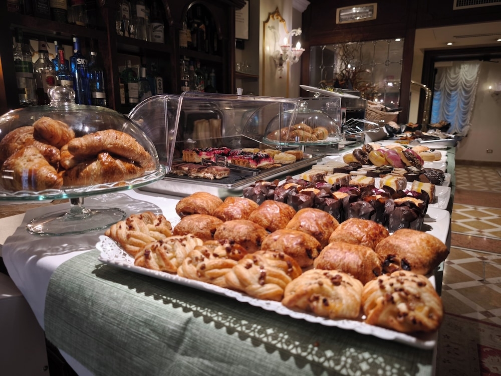 뷔페 아침 식사