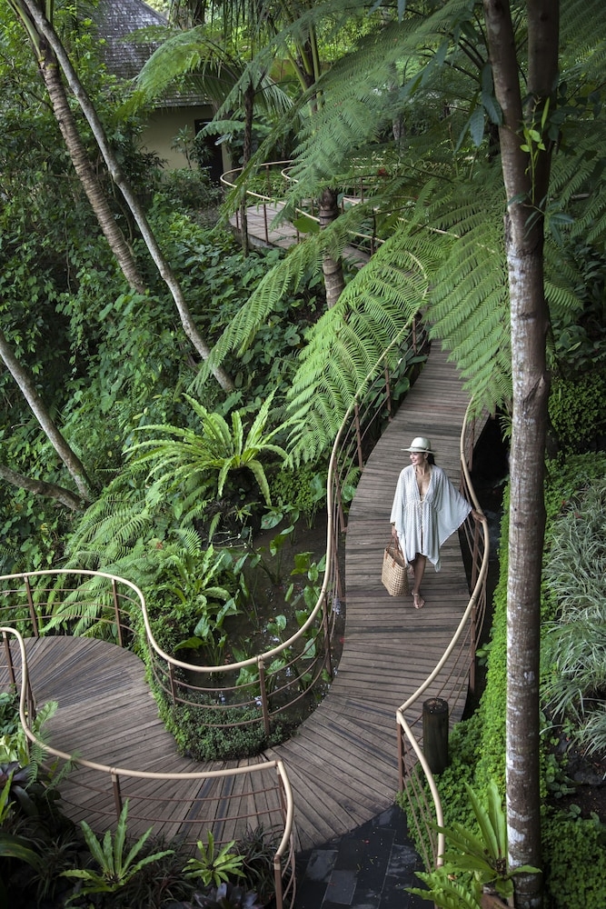 숙박 시설 구내